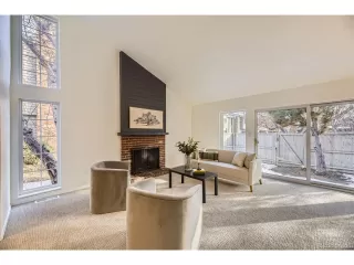 Photo #5: 2347789 Listing