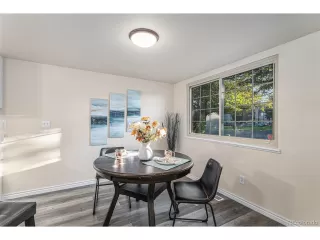 Photo #5: 2350513 Listing