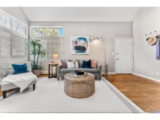 Photo #5: 2350708 Listing