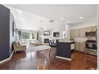 Photo #2: 2352319 Listing