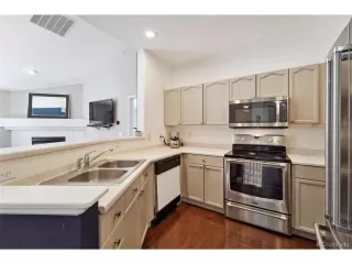 Photo #4: 2352319 Listing