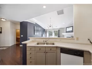 Photo #5: 2352319 Listing