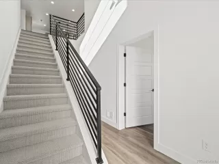 Photo #4: 2354669 Listing