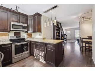 Photo #5: 2358330 Listing