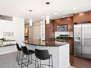 Photo #5: 2359972 Listing 