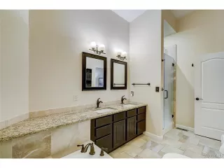 Photo #3: 2362187 Listing