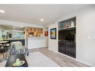 Photo #4: 2362961 Listing