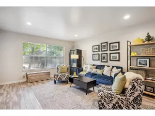 Photo #5: 2362961 Listing