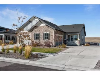 Browse active condo listings in CANDELAS