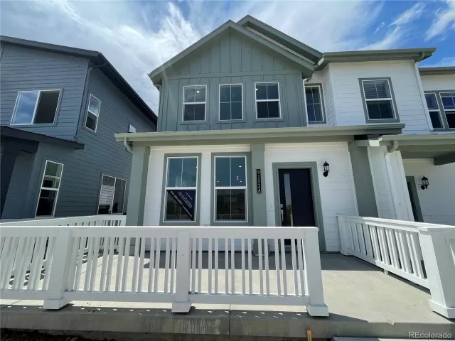 MLS: 2371165 Condo For Sale