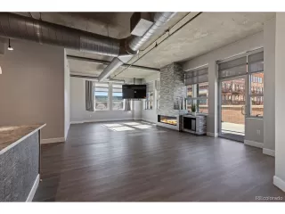 Photo #2: 2374305 Listing