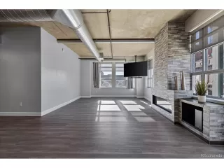 Photo #3: 2374305 Listing