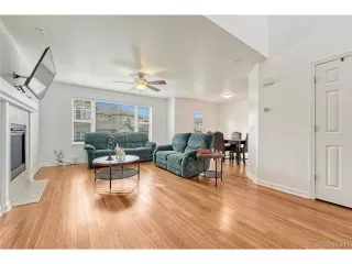 Photo #6: 2376973 Listing