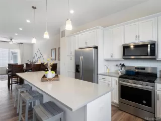 Photo #6: 2378907 Listing