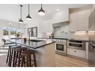 Photo #3: 2379698 Listing 