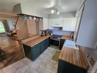 Photo #5: 2380170 Listing