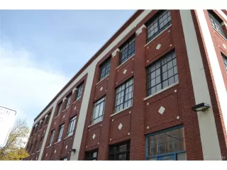 Photo #6: 2380483 Listing