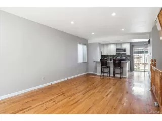 Photo #5: 2381139 Listing 