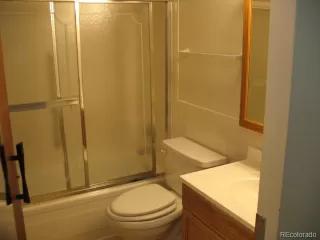 Photo #4: 2383040 Listing 