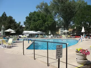 Photo #6: 2383040 Listing 