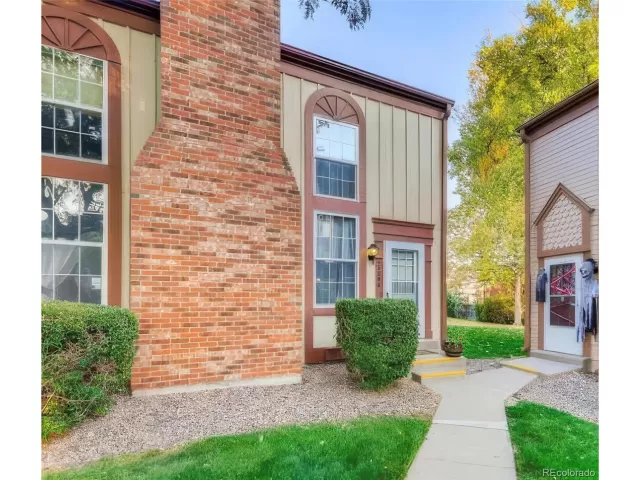 MLS: 2384310 Condo For Sale