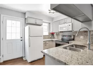 Photo #5: 2384310 Listing 