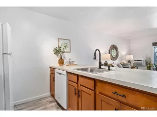 Photo #3: 2384440 Listing