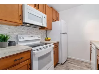 Photo #5: 2384440 Listing