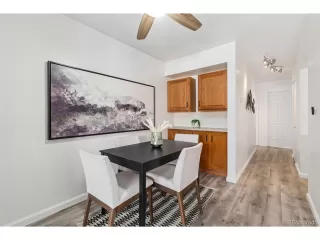 Photo #6: 2384440 Listing