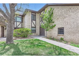 Photo #2: 2385237 Listing 