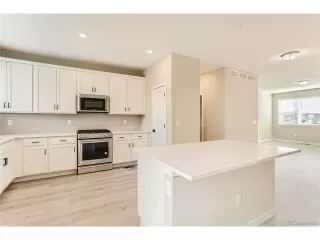 Photo #4: 2386357 Listing