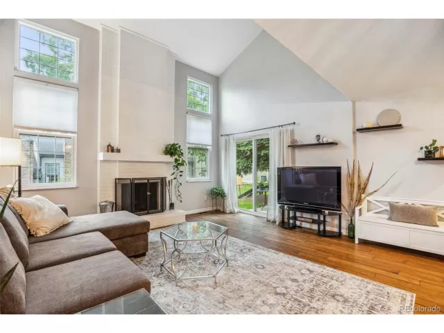 MLS: 2386723 Condo For Sale