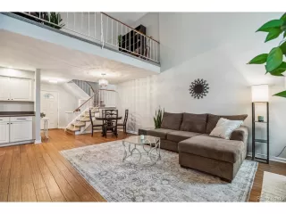 Photo #3: 2386723 Listing