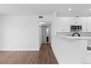 Photo #4: 2389931 Listing 