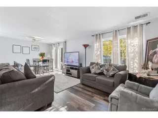 Photo #4: 2390228 Listing