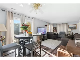 Photo #6: 2390228 Listing