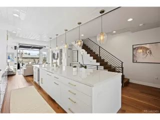 Photo #6: 2390922 Listing 