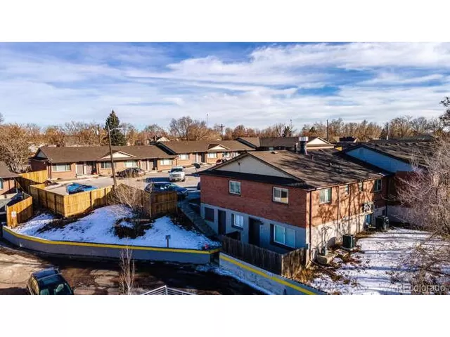 MLS: 2391158 Condo For Sale