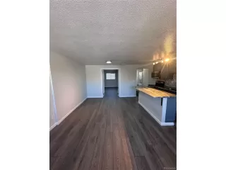 Photo #6: 2391158 Listing