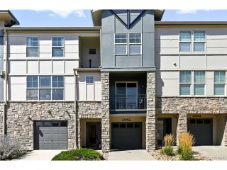 Browse active condo listings in VANTAGE POINTE