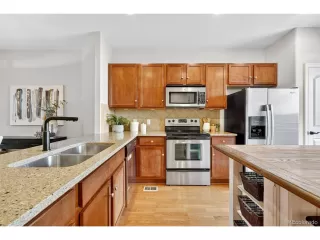 Photo #3: 2391378 Listing