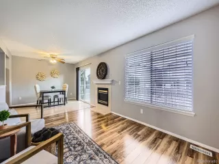 Photo #4: 2393325 Listing 