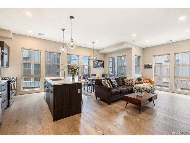 MLS: 2394351 Condo For Sale