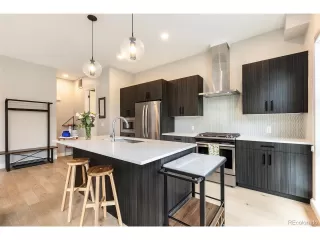 Photo #4: 2394351 Listing