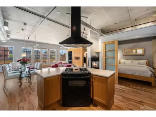 Photo #5: 2394714 Listing