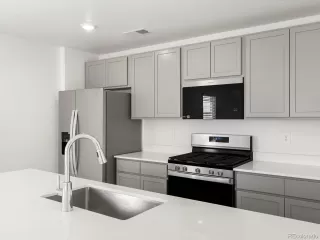 Photo #2: 2395151 Listing 