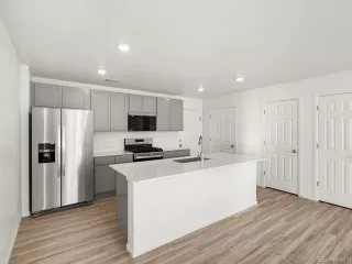 Photo #3: 2395151 Listing 