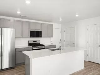 Photo #4: 2395151 Listing 