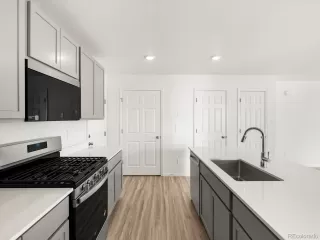 Photo #5: 2395151 Listing 