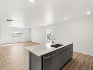 Photo #6: 2395151 Listing 